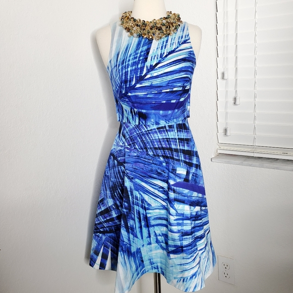 KAREN MILLEN Blue Palm Print Dress 2. - Picture 4 of 8